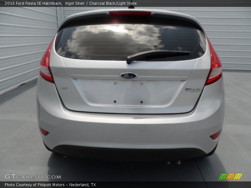 Ingot Silver / Charcoal Black/Light Stone 2013 Ford Fiesta SE Hatchback