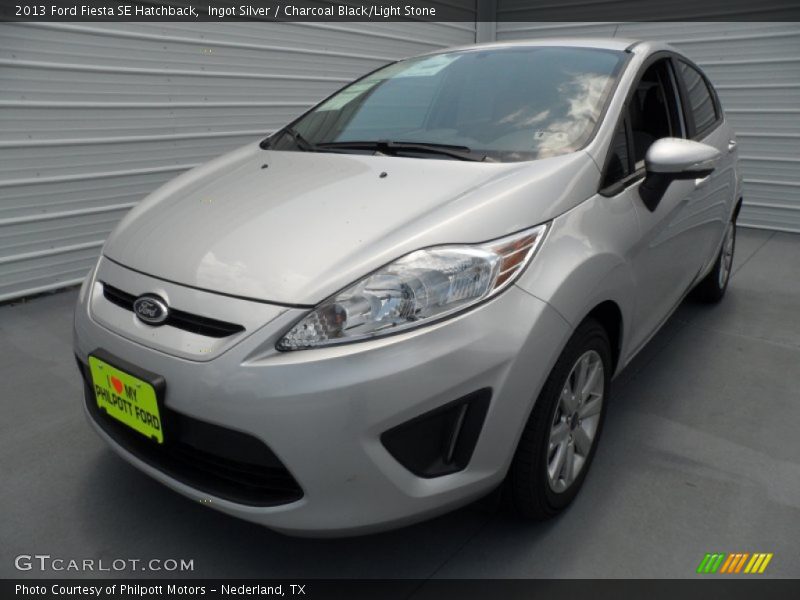 Ingot Silver / Charcoal Black/Light Stone 2013 Ford Fiesta SE Hatchback