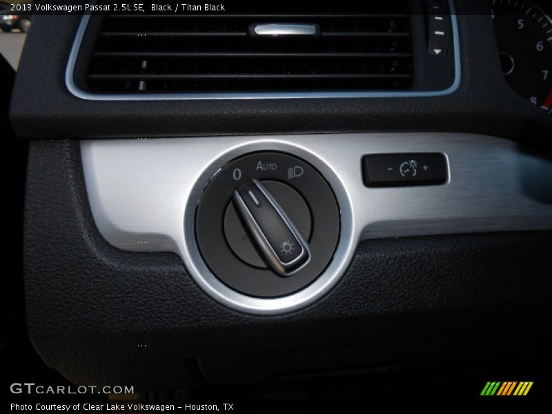 Black / Titan Black 2013 Volkswagen Passat 2.5L SE