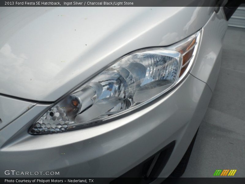 Ingot Silver / Charcoal Black/Light Stone 2013 Ford Fiesta SE Hatchback