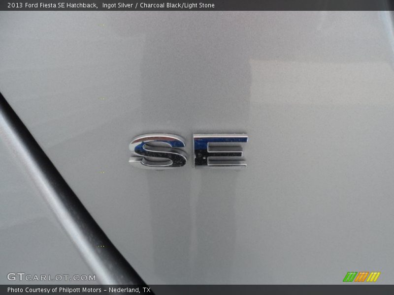 SE - 2013 Ford Fiesta SE Hatchback