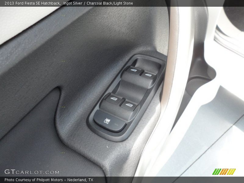 Ingot Silver / Charcoal Black/Light Stone 2013 Ford Fiesta SE Hatchback