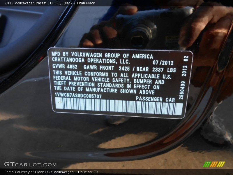 Black / Titan Black 2013 Volkswagen Passat TDI SEL