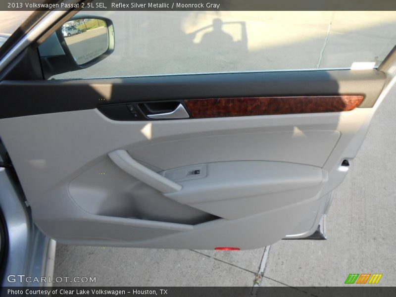 Door Panel of 2013 Passat 2.5L SEL