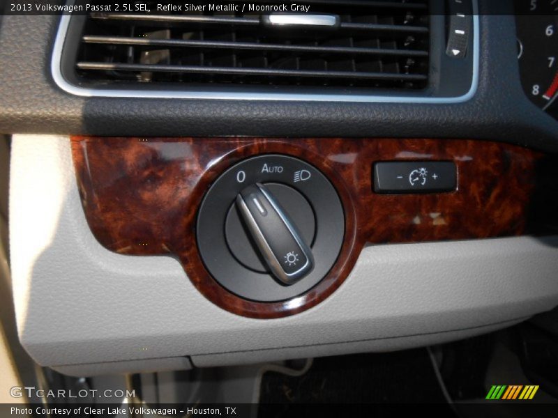 Reflex Silver Metallic / Moonrock Gray 2013 Volkswagen Passat 2.5L SEL