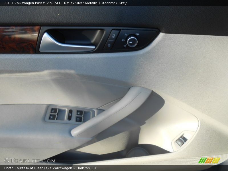 Reflex Silver Metallic / Moonrock Gray 2013 Volkswagen Passat 2.5L SEL