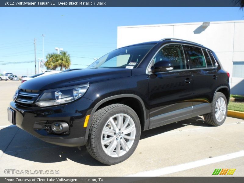 Deep Black Metallic / Black 2012 Volkswagen Tiguan SE
