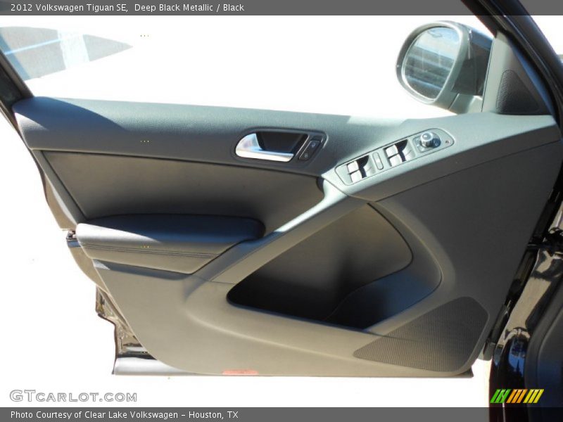 Deep Black Metallic / Black 2012 Volkswagen Tiguan SE