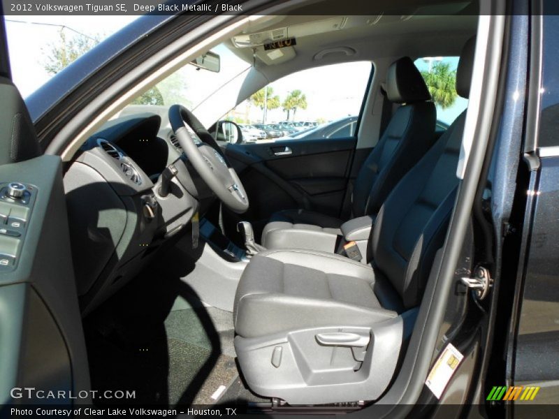 Deep Black Metallic / Black 2012 Volkswagen Tiguan SE