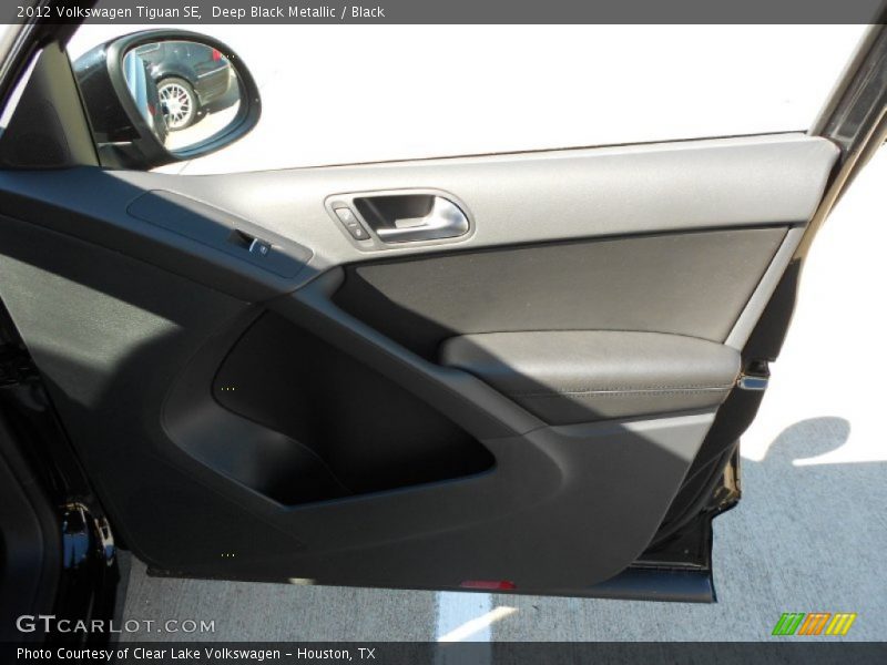 Deep Black Metallic / Black 2012 Volkswagen Tiguan SE