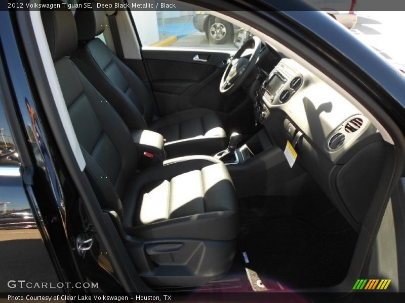 Deep Black Metallic / Black 2012 Volkswagen Tiguan SE