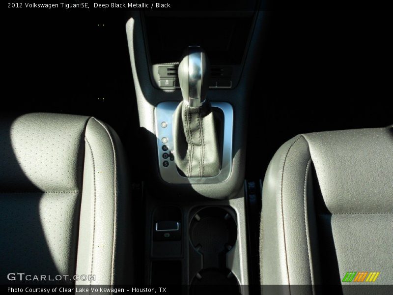 Deep Black Metallic / Black 2012 Volkswagen Tiguan SE