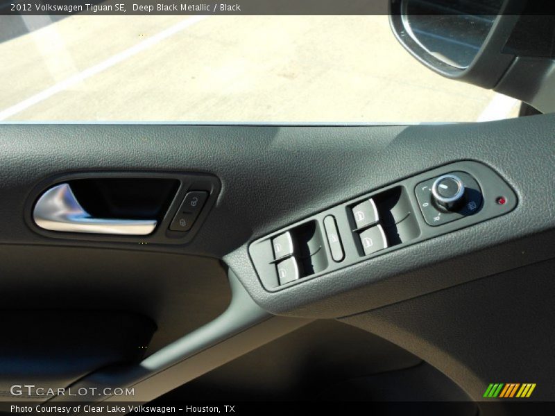 Deep Black Metallic / Black 2012 Volkswagen Tiguan SE