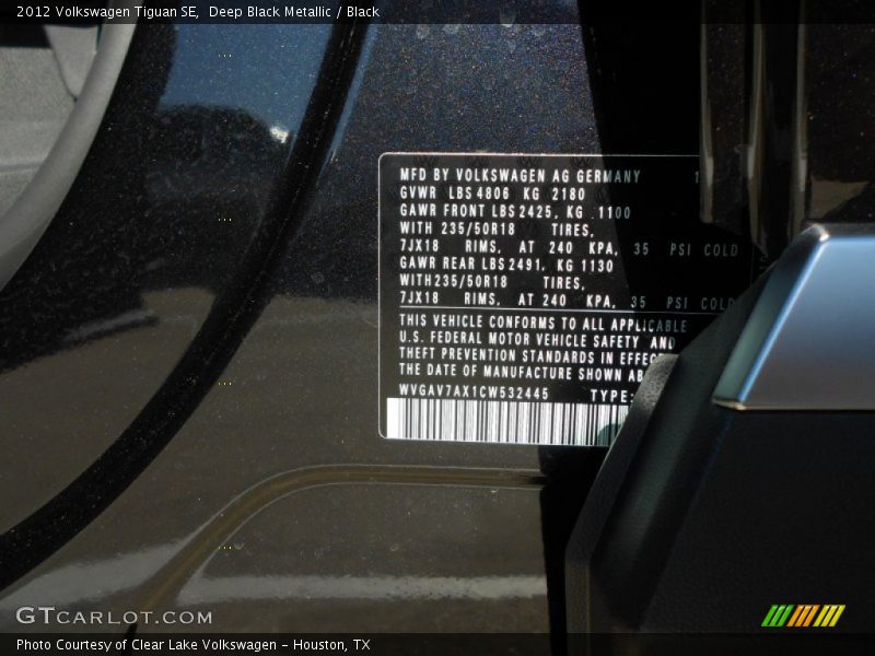 Deep Black Metallic / Black 2012 Volkswagen Tiguan SE