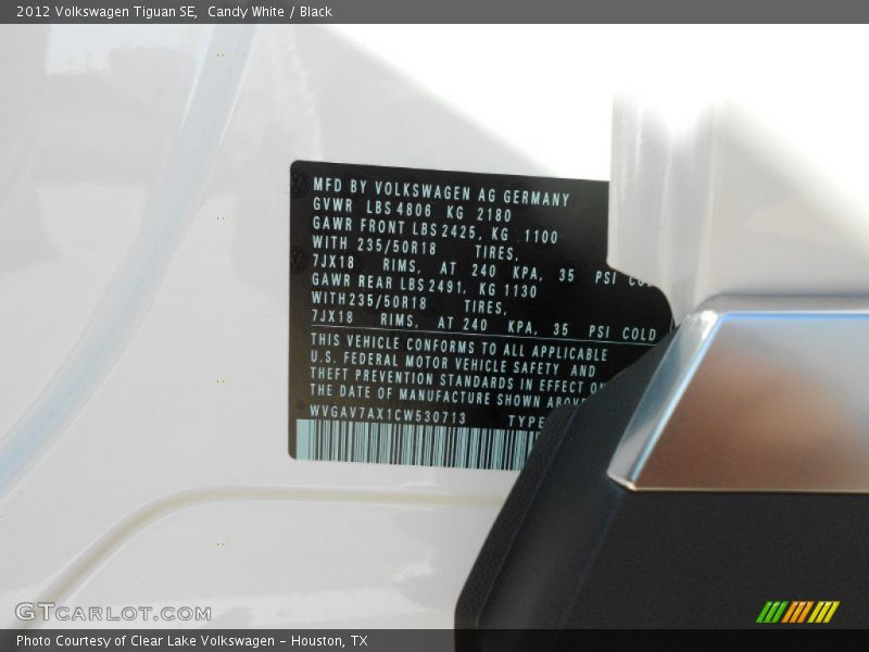 Candy White / Black 2012 Volkswagen Tiguan SE