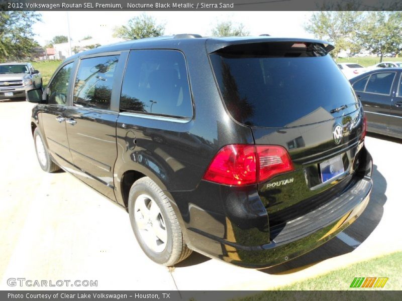 Nocturne Black Metallic / Sierra Sand 2012 Volkswagen Routan SEL Premium
