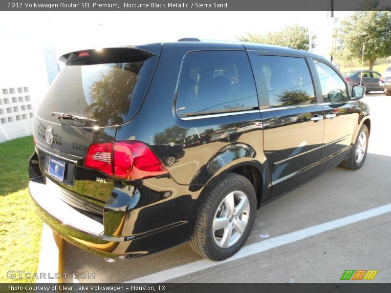 Nocturne Black Metallic / Sierra Sand 2012 Volkswagen Routan SEL Premium