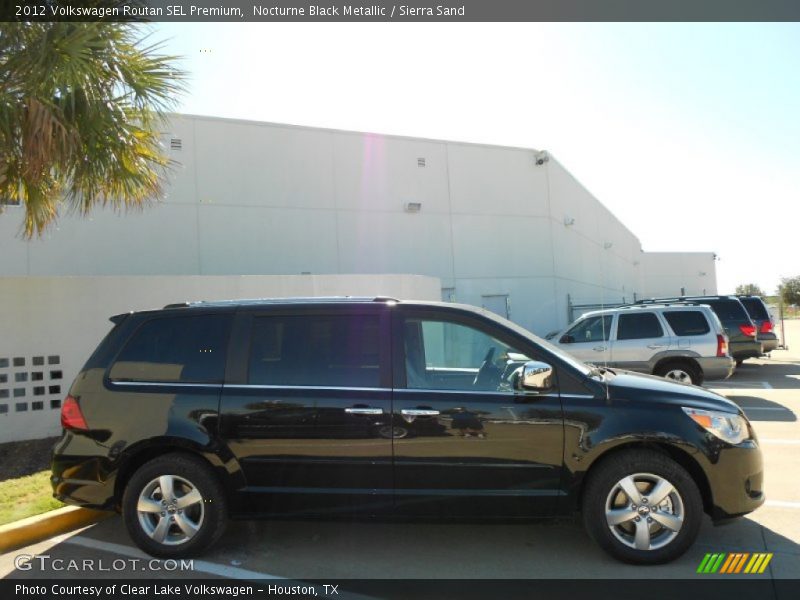 Nocturne Black Metallic / Sierra Sand 2012 Volkswagen Routan SEL Premium