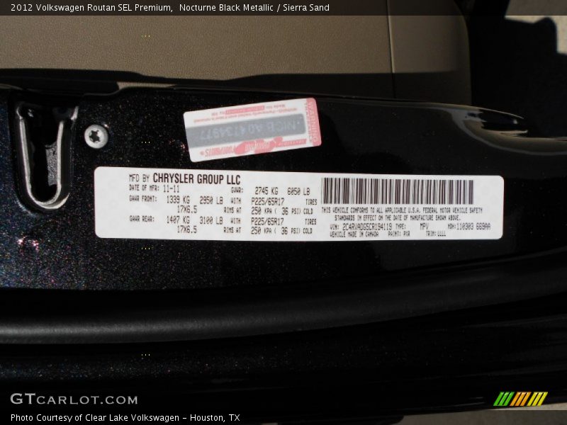 Nocturne Black Metallic / Sierra Sand 2012 Volkswagen Routan SEL Premium