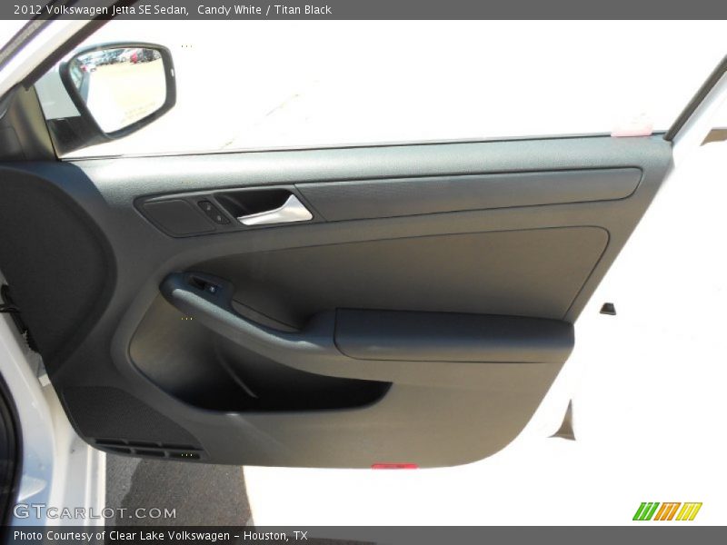 Candy White / Titan Black 2012 Volkswagen Jetta SE Sedan