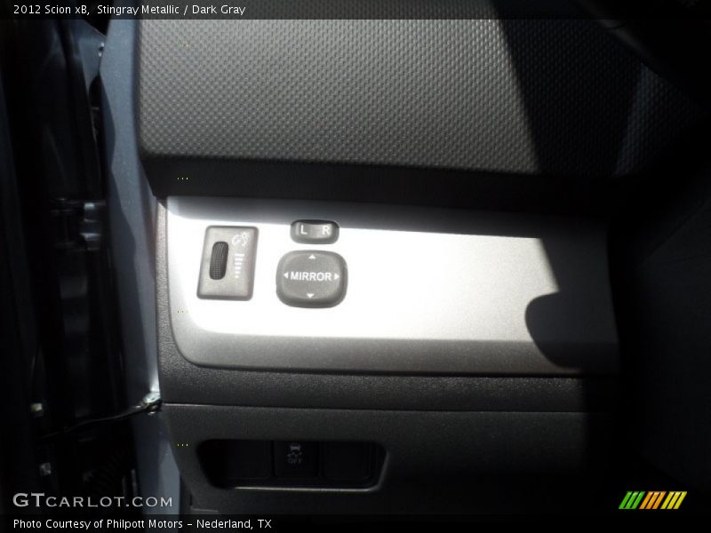 Stingray Metallic / Dark Gray 2012 Scion xB