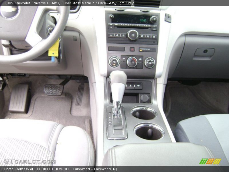 Silver Moss Metallic / Dark Gray/Light Gray 2009 Chevrolet Traverse LS AWD