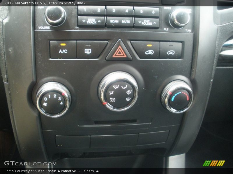 Titanium Silver / Black 2012 Kia Sorento LX V6