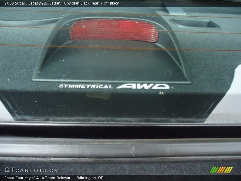 Obsidian Black Pearl / Off Black 2009 Subaru Legacy 2.5i Sedan