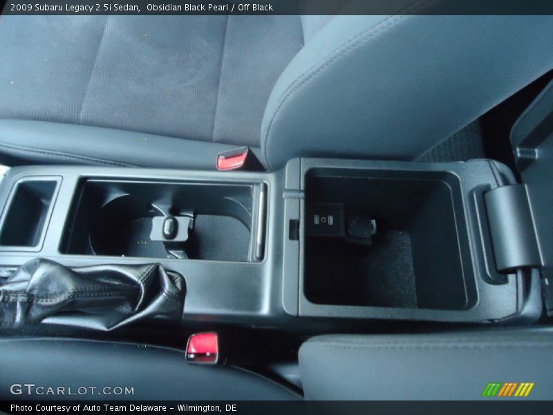 Obsidian Black Pearl / Off Black 2009 Subaru Legacy 2.5i Sedan