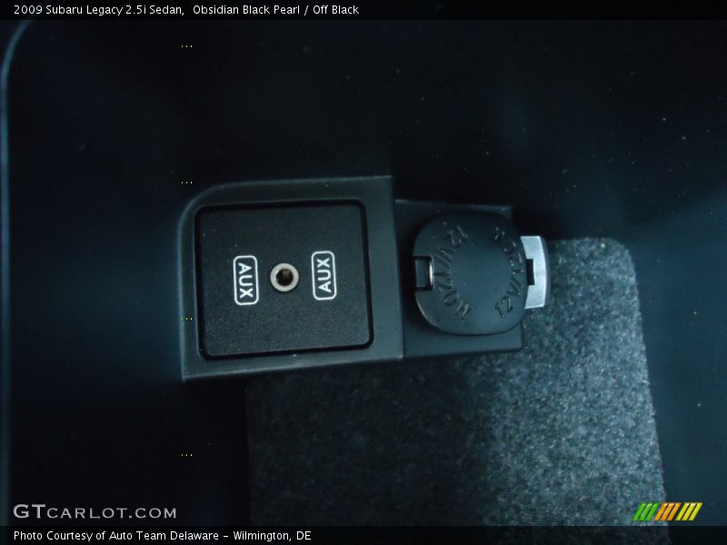 Obsidian Black Pearl / Off Black 2009 Subaru Legacy 2.5i Sedan