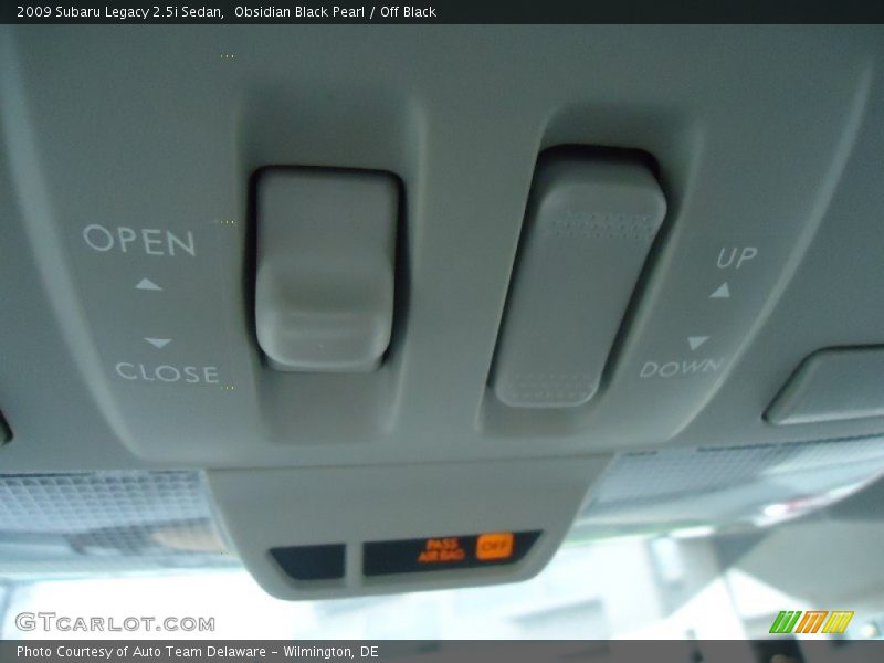 Obsidian Black Pearl / Off Black 2009 Subaru Legacy 2.5i Sedan