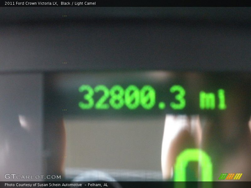 Black / Light Camel 2011 Ford Crown Victoria LX
