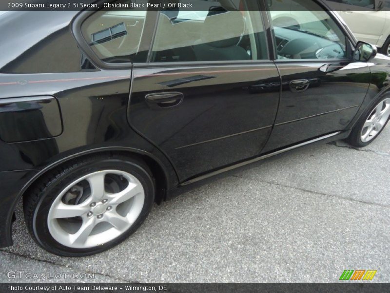Obsidian Black Pearl / Off Black 2009 Subaru Legacy 2.5i Sedan