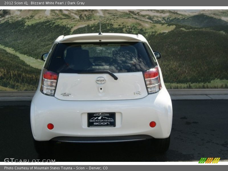 Blizzard White Pearl / Dark Gray 2012 Scion iQ