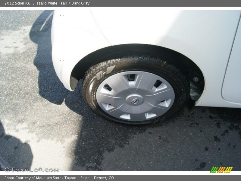 Blizzard White Pearl / Dark Gray 2012 Scion iQ