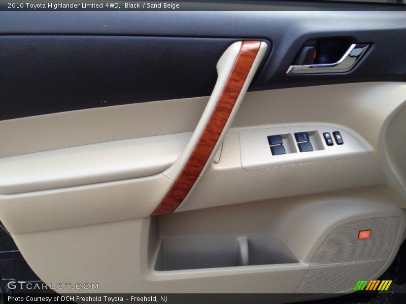 Black / Sand Beige 2010 Toyota Highlander Limited 4WD