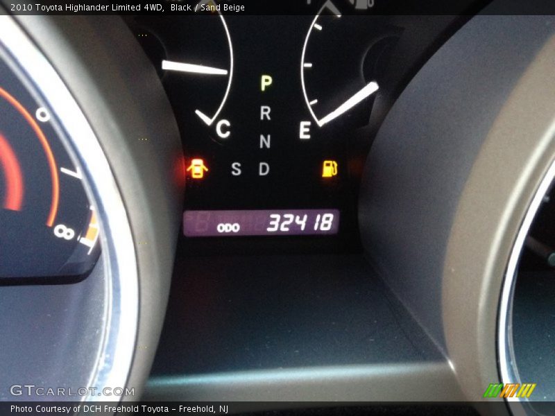 Black / Sand Beige 2010 Toyota Highlander Limited 4WD