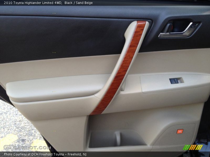 Black / Sand Beige 2010 Toyota Highlander Limited 4WD
