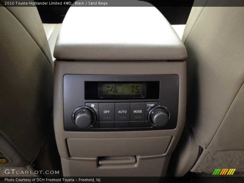 Black / Sand Beige 2010 Toyota Highlander Limited 4WD