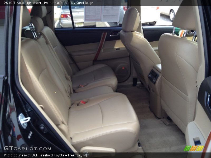 Black / Sand Beige 2010 Toyota Highlander Limited 4WD