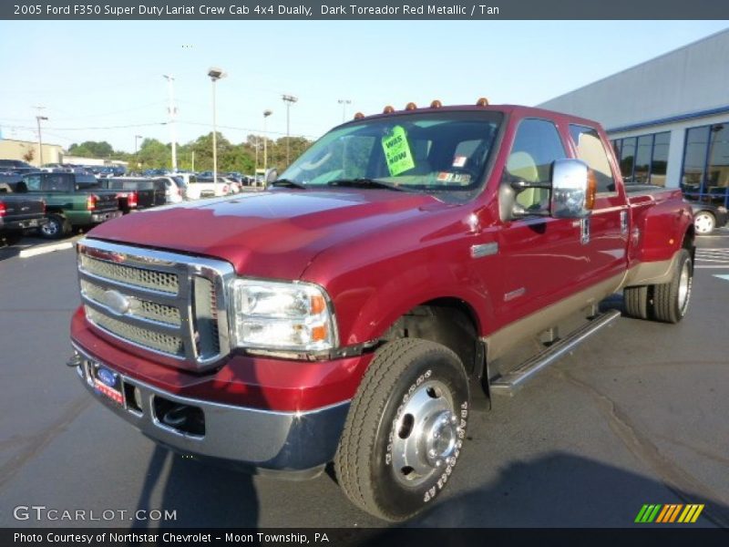 Front 3/4 View of 2005 F350 Super Duty Lariat Crew Cab 4x4 Dually