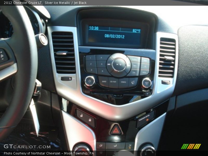 Silver Ice Metallic / Jet Black 2012 Chevrolet Cruze LT