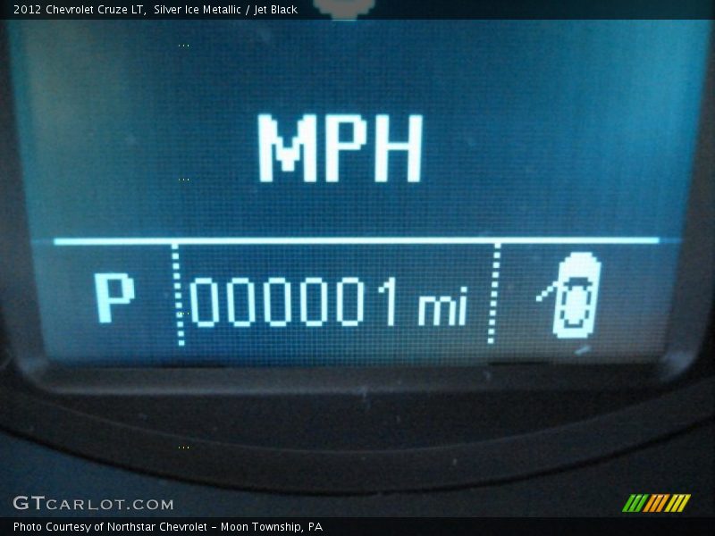Silver Ice Metallic / Jet Black 2012 Chevrolet Cruze LT