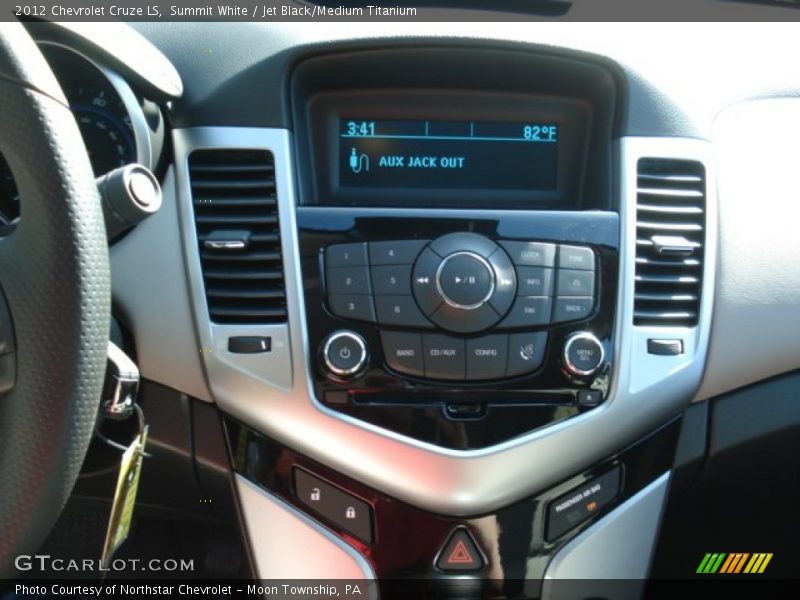 Summit White / Jet Black/Medium Titanium 2012 Chevrolet Cruze LS