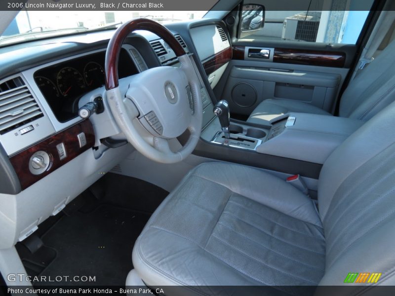 Black / Charcoal Black 2006 Lincoln Navigator Luxury