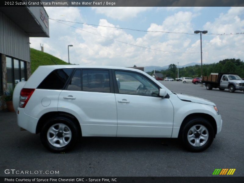 White Water Pearl / Beige 2012 Suzuki Grand Vitara Premium