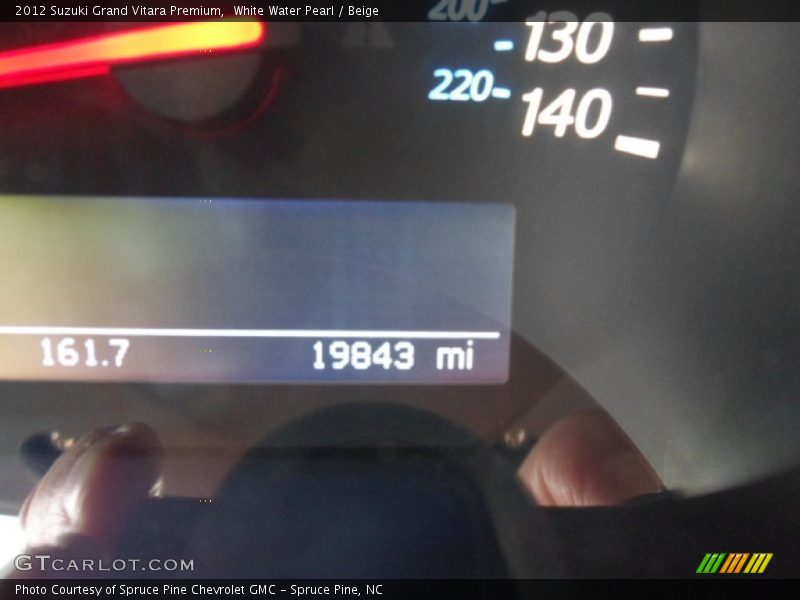 White Water Pearl / Beige 2012 Suzuki Grand Vitara Premium