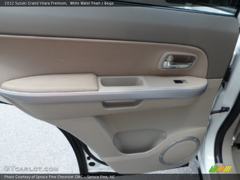 White Water Pearl / Beige 2012 Suzuki Grand Vitara Premium