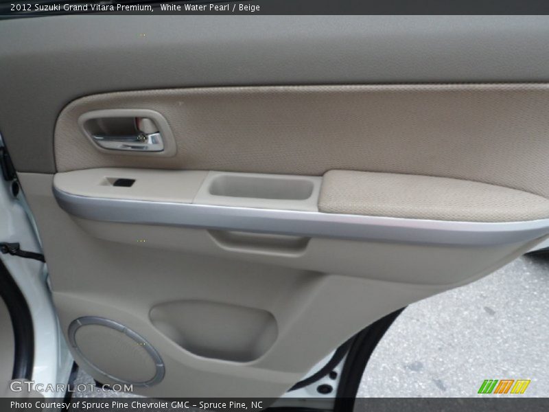 White Water Pearl / Beige 2012 Suzuki Grand Vitara Premium
