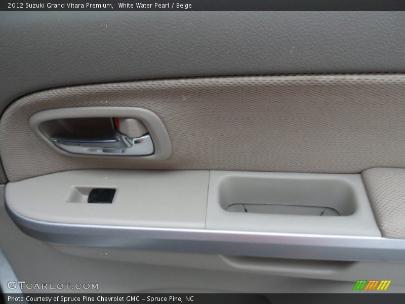 White Water Pearl / Beige 2012 Suzuki Grand Vitara Premium